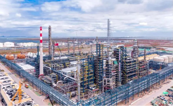 中沙（天津）石化26萬噸/年聚碳酸酯投料試車一次成功！