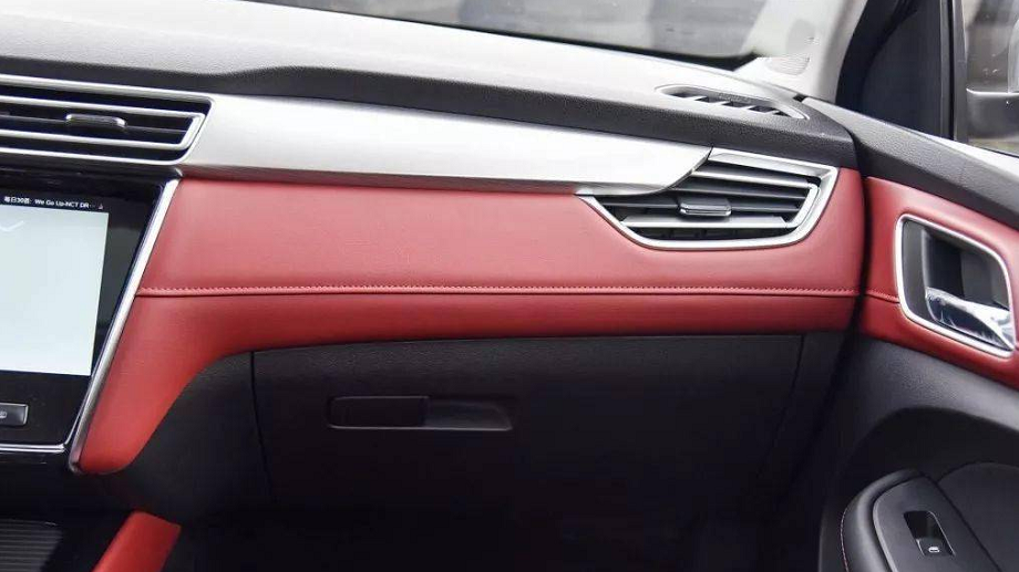 不同PC材料在汽車內(nèi)飾中的應(yīng)用