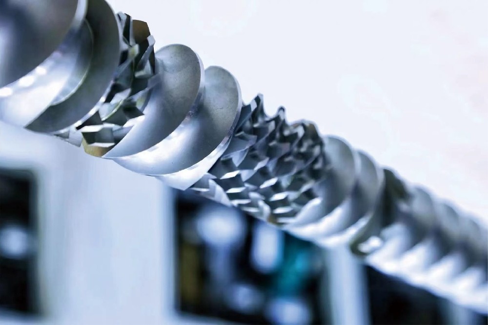 為何不存在適用于所有聚合物的“通用”螺桿？